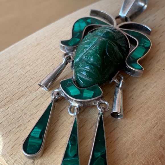 VINTAGE TAXCO MEXICO LARGE JADE MALACHITE MASK PENDANT 925 STERLING STATEMENT